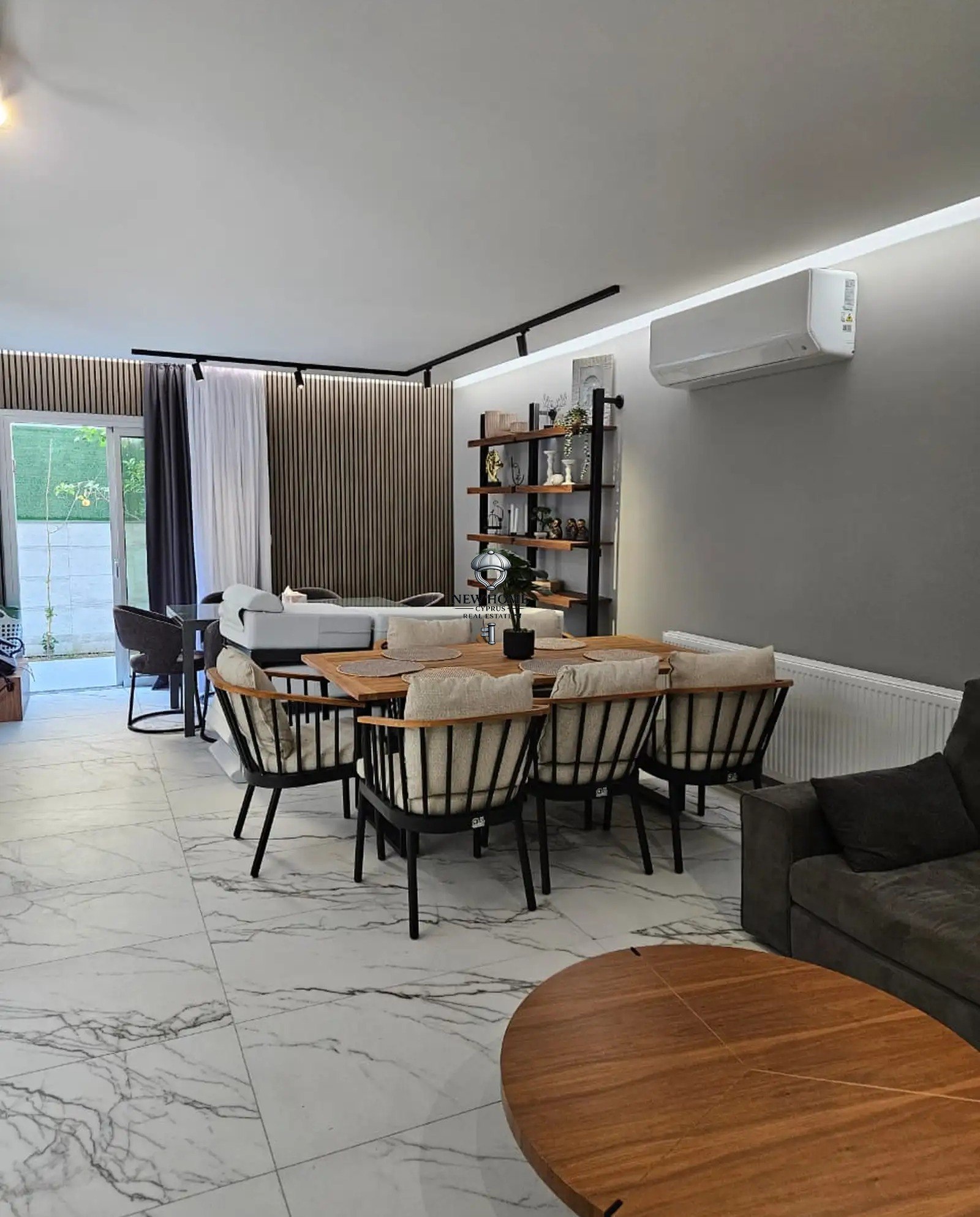 Villa, 5 bedrooms — 10