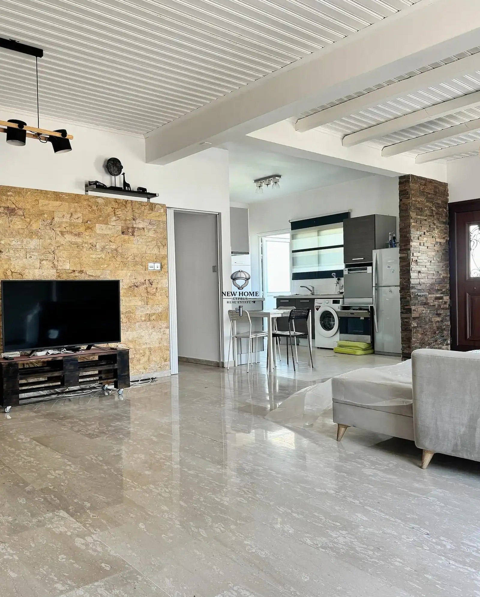 House, 3 bedrooms — 2