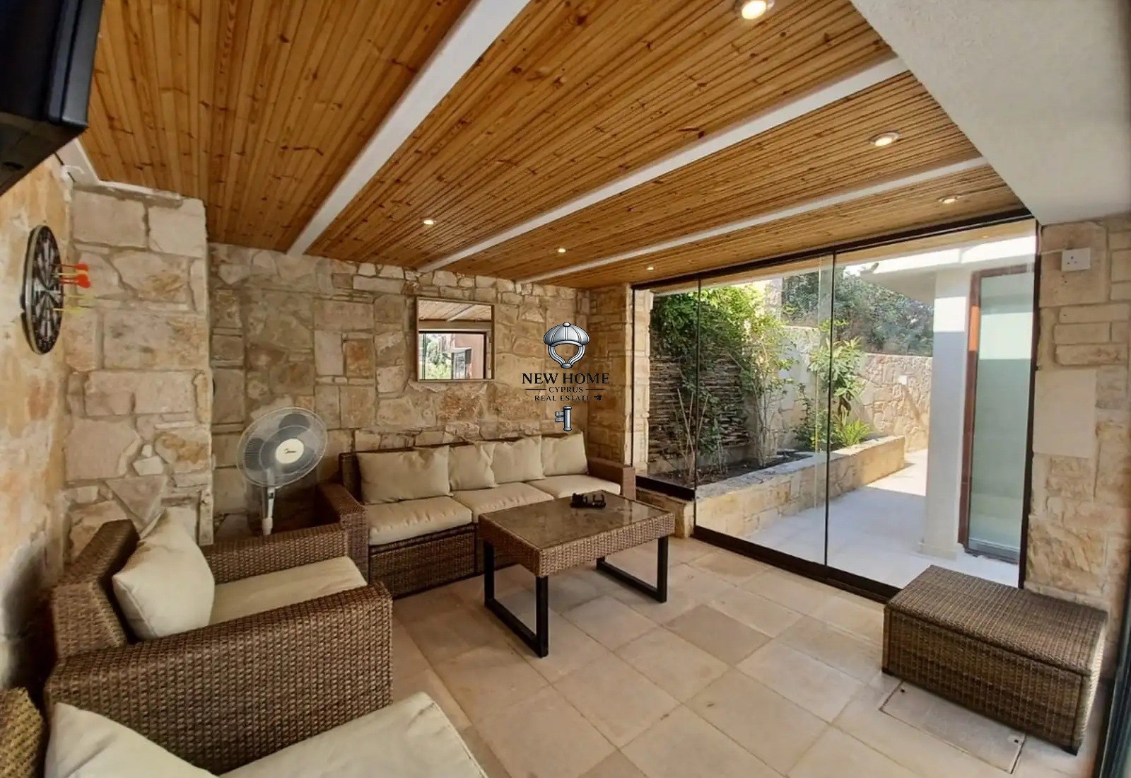 House, 3 bedrooms — 2