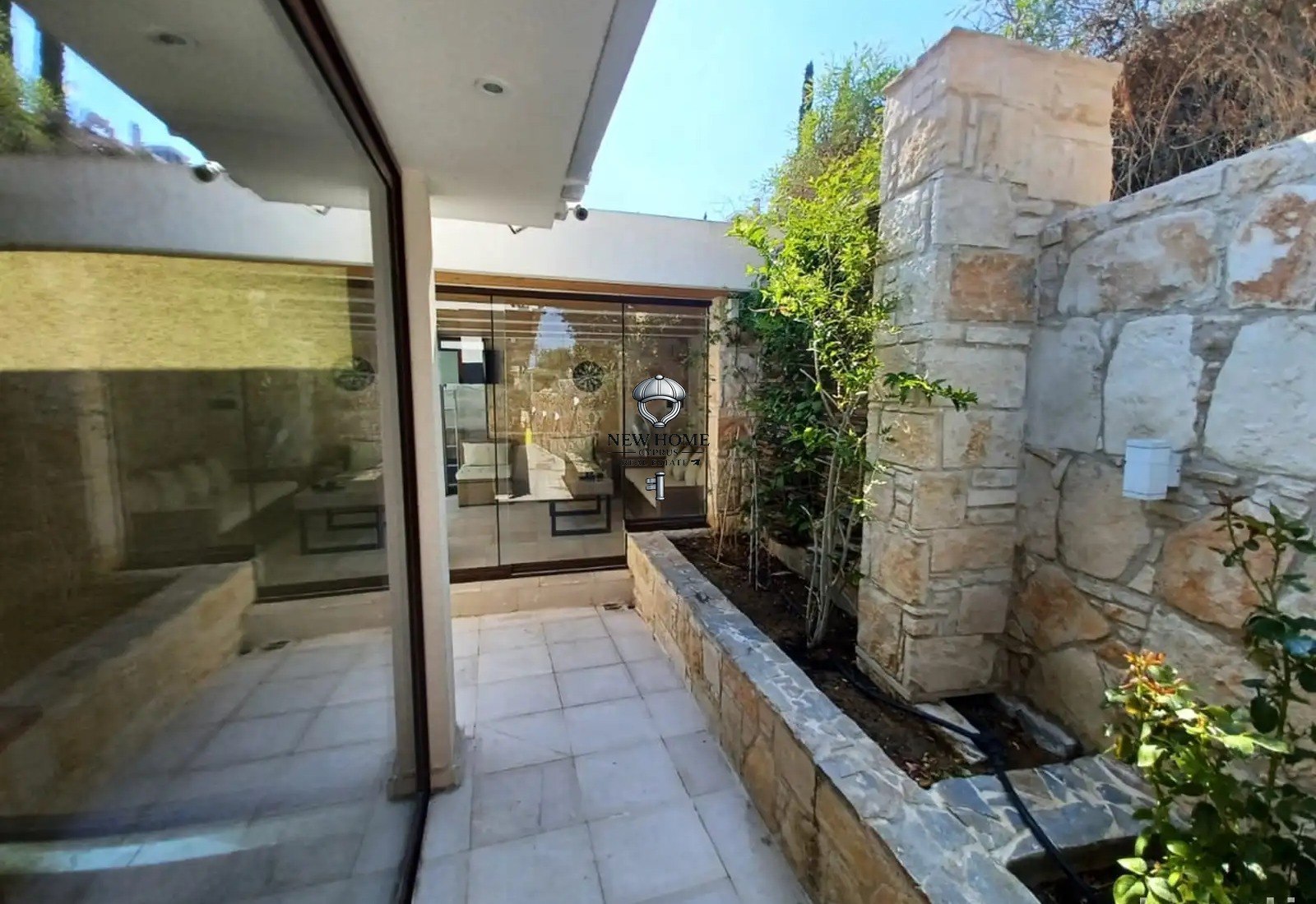 House, 3 bedrooms — 3
