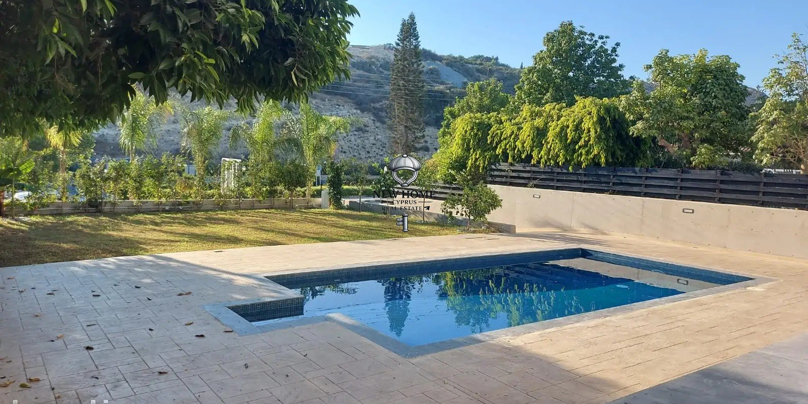 House, 5 bedrooms — 4