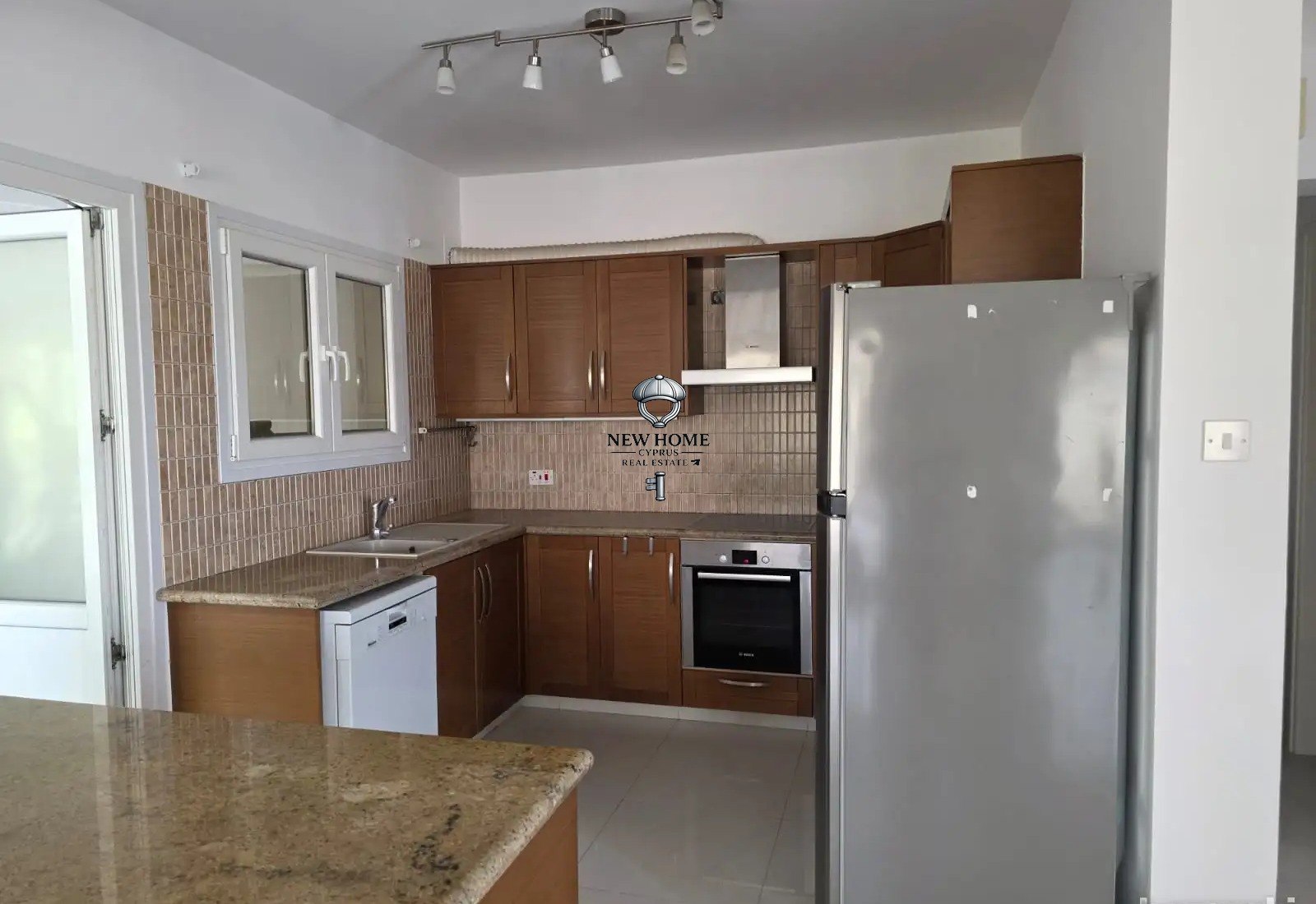 House, 4 bedrooms — 4
