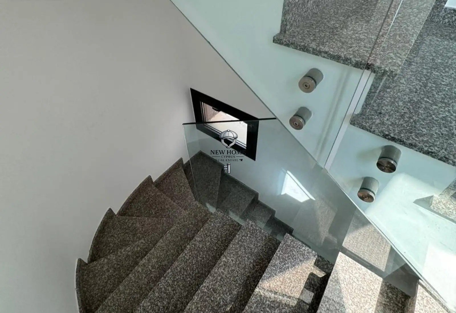 Maisonette, 3 bedrooms — 3