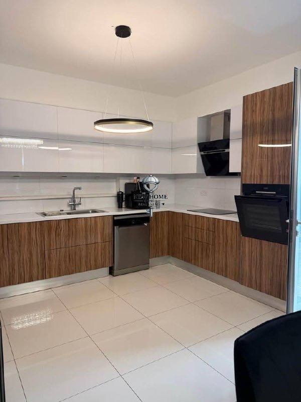 House, 3 bedrooms — 4