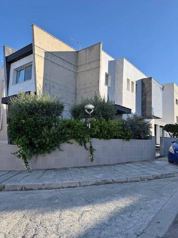 House, 3 bedrooms — 6