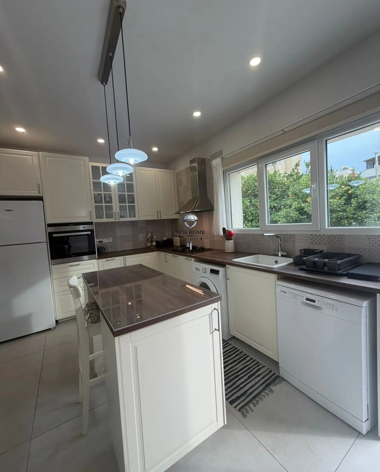 House, 2 bedrooms — 3