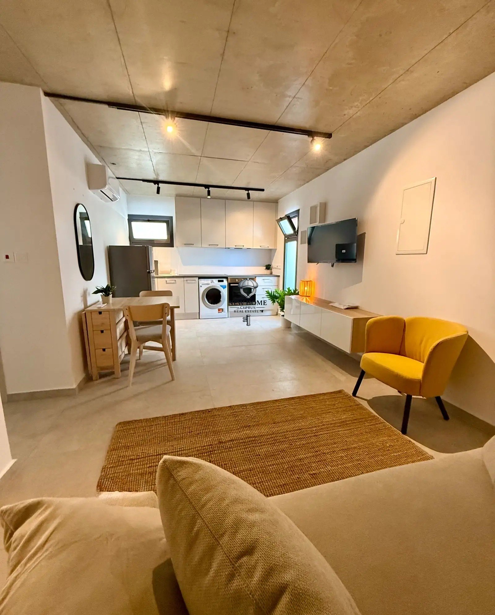 Studio — 7