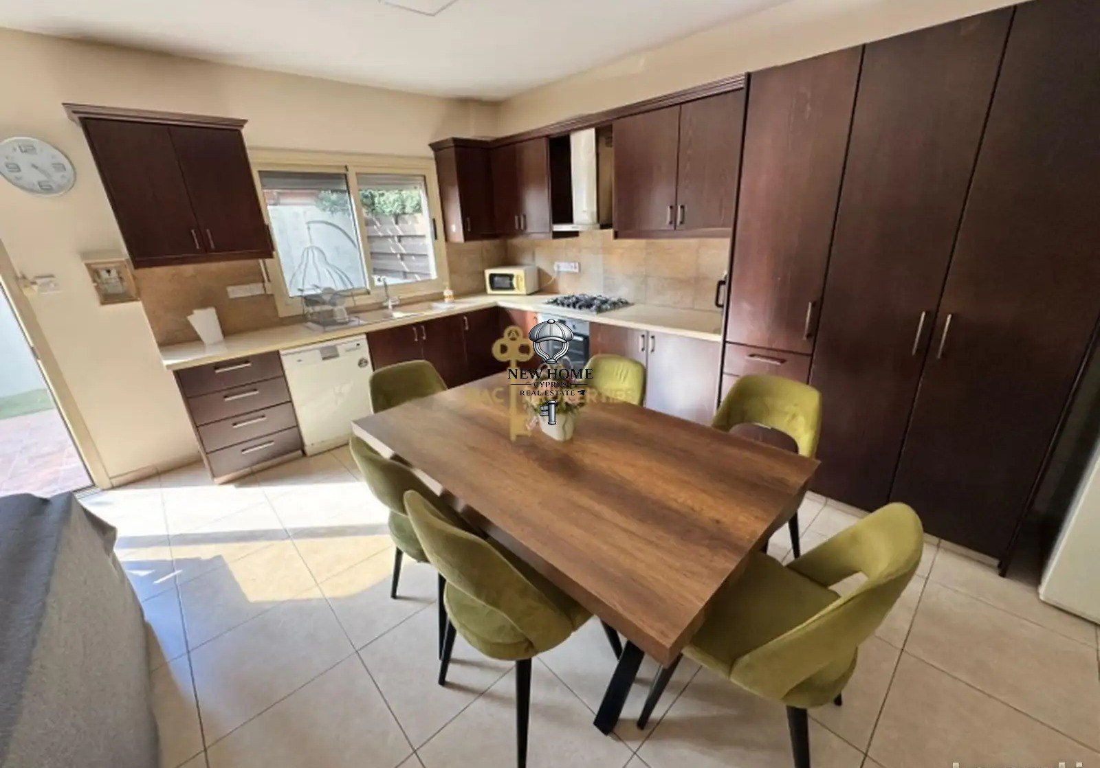 House, 4 bedrooms — 3