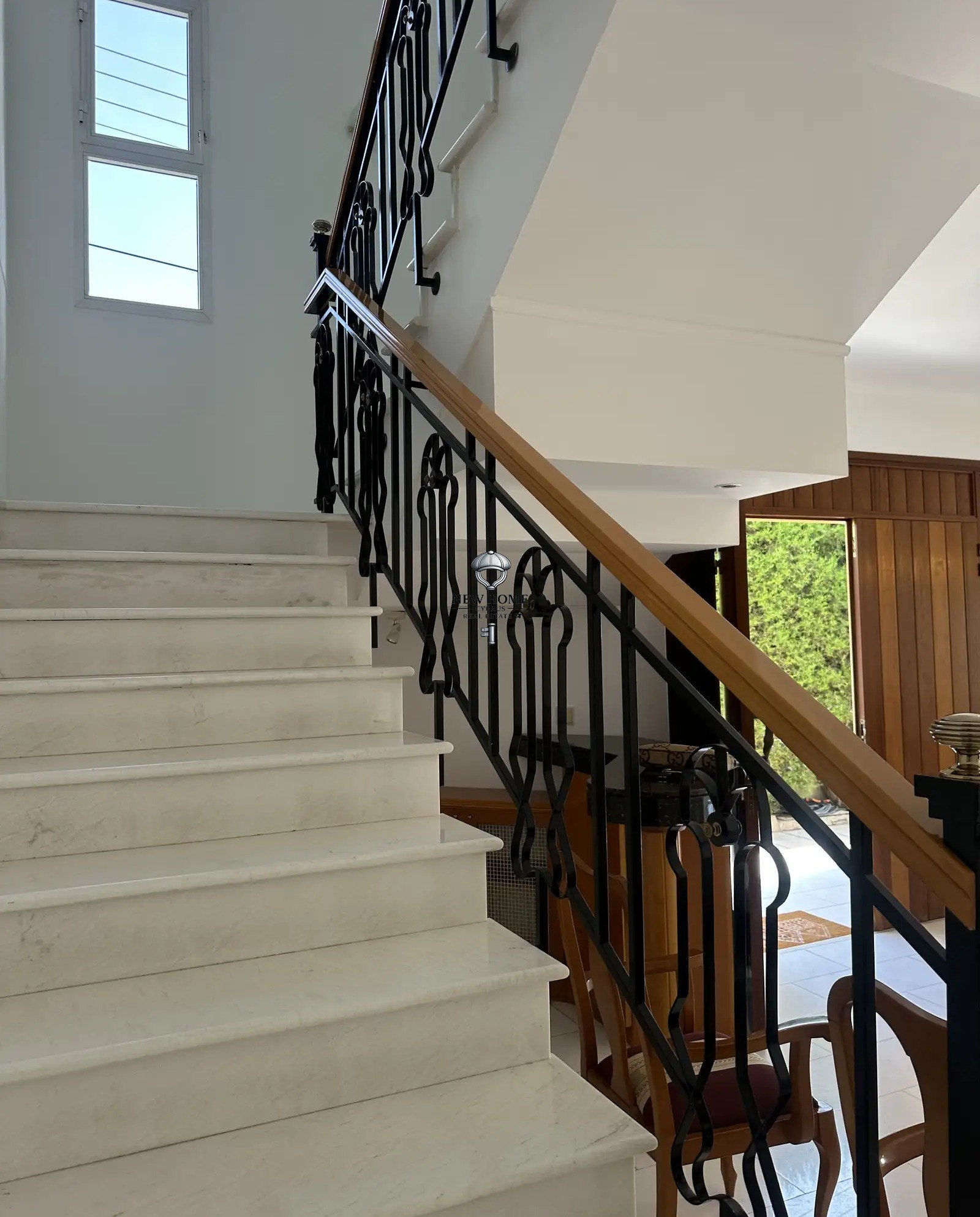 House, 5 bedrooms — 6