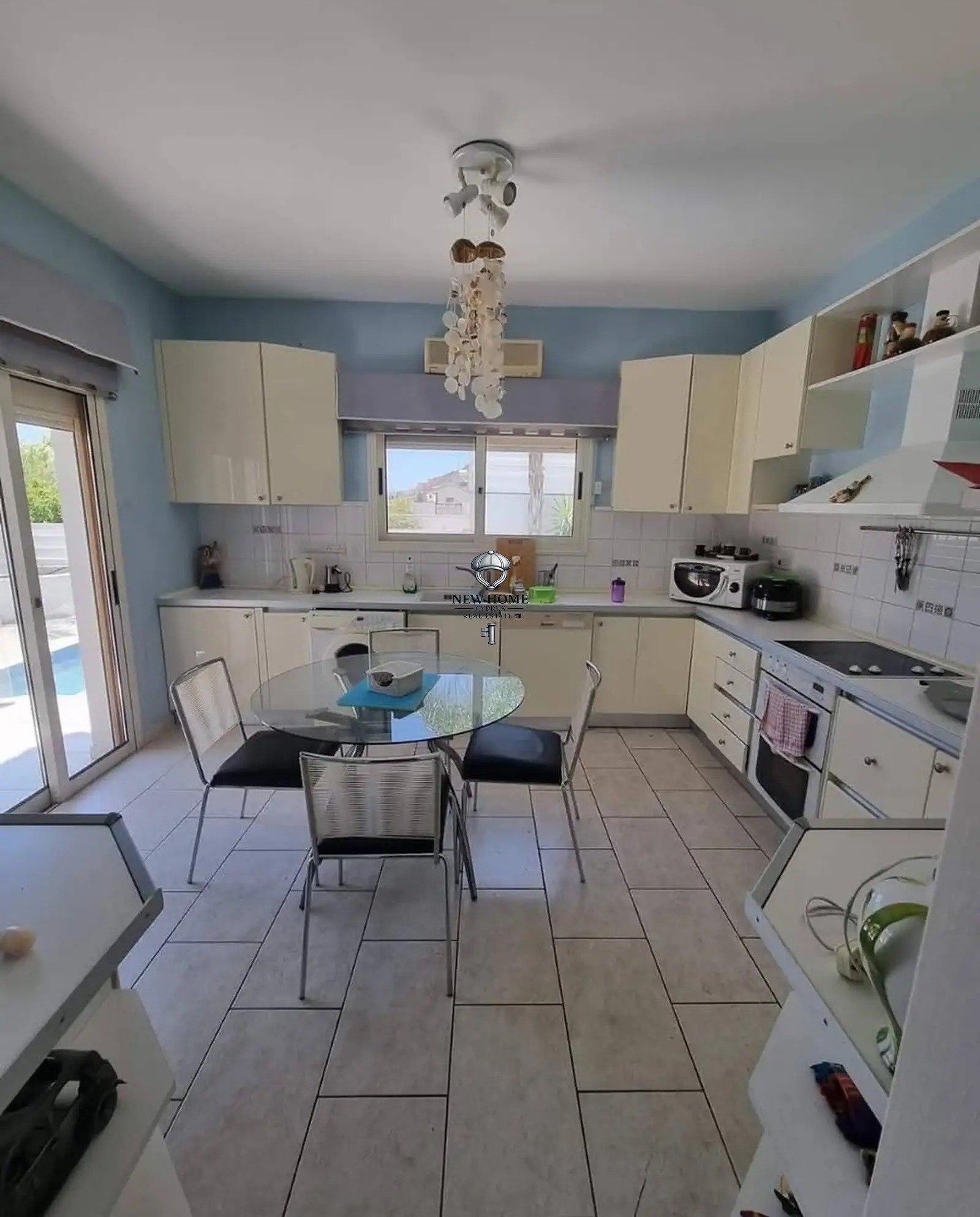 House, 3 bedrooms — 2