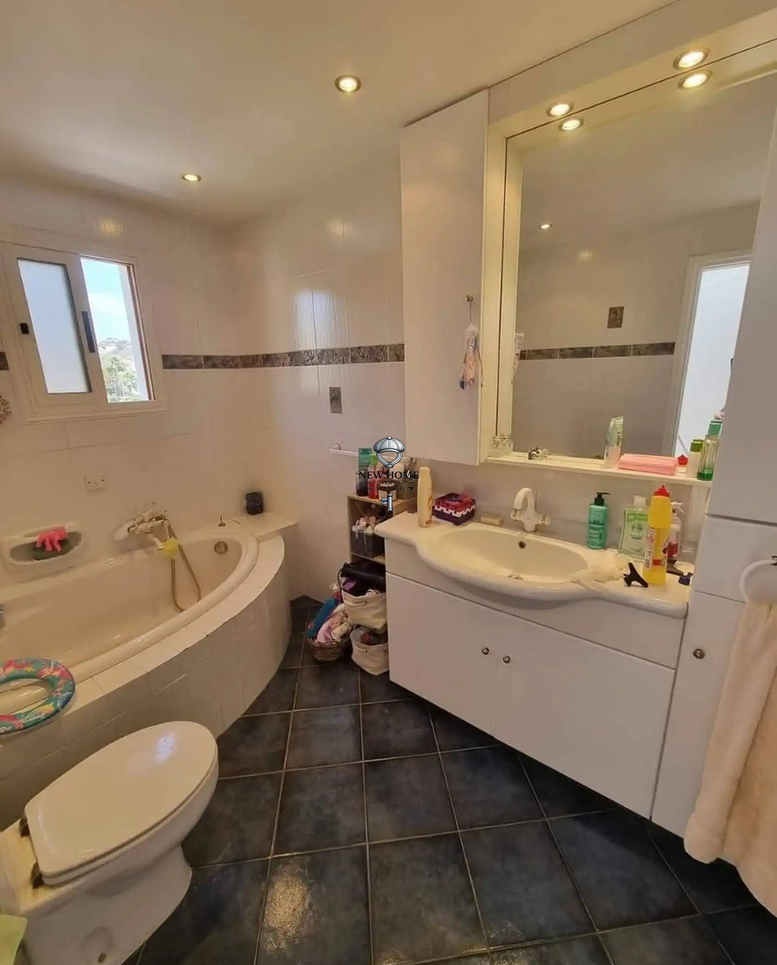 House, 3 bedrooms — 9