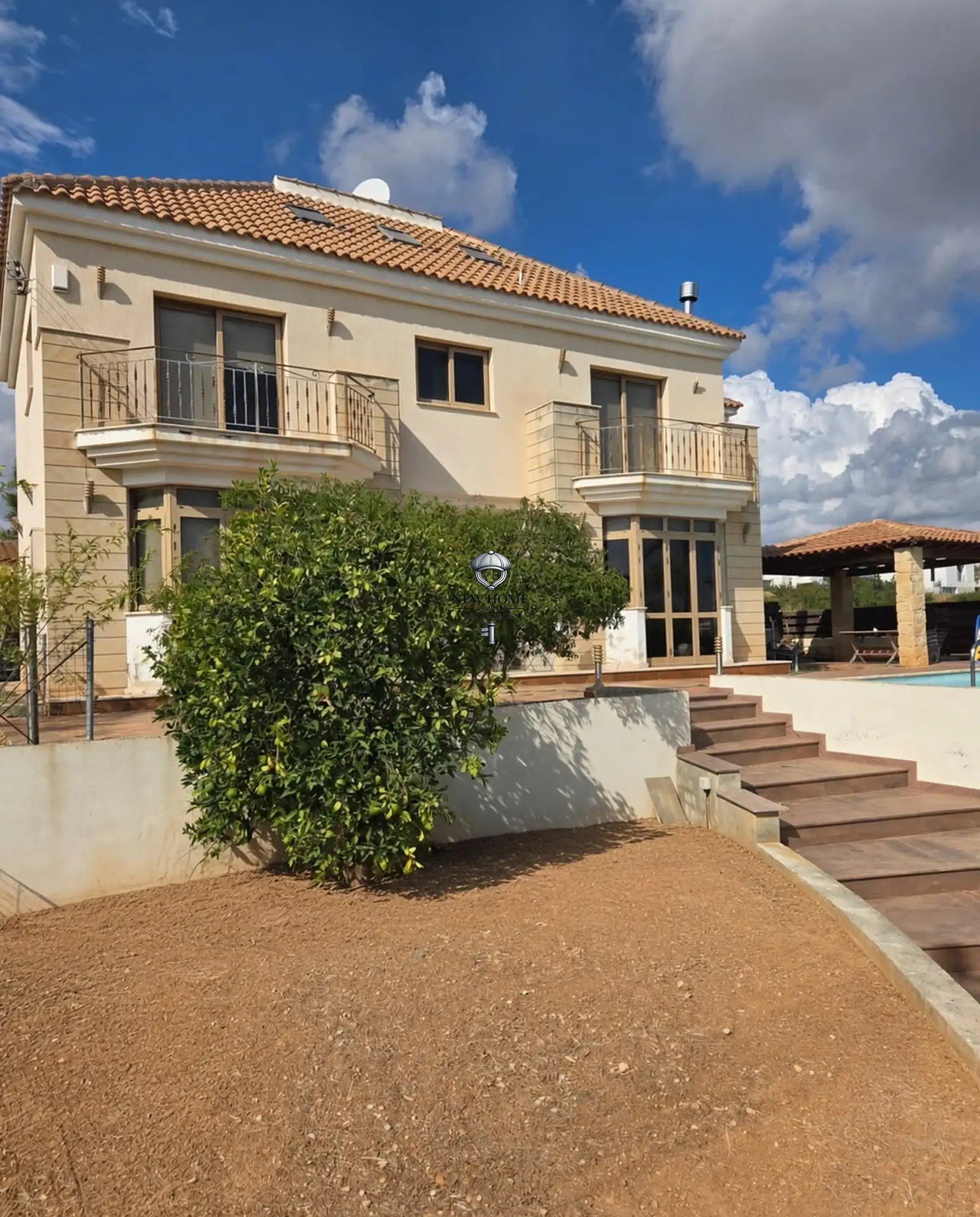 House, 5 bedrooms — 3