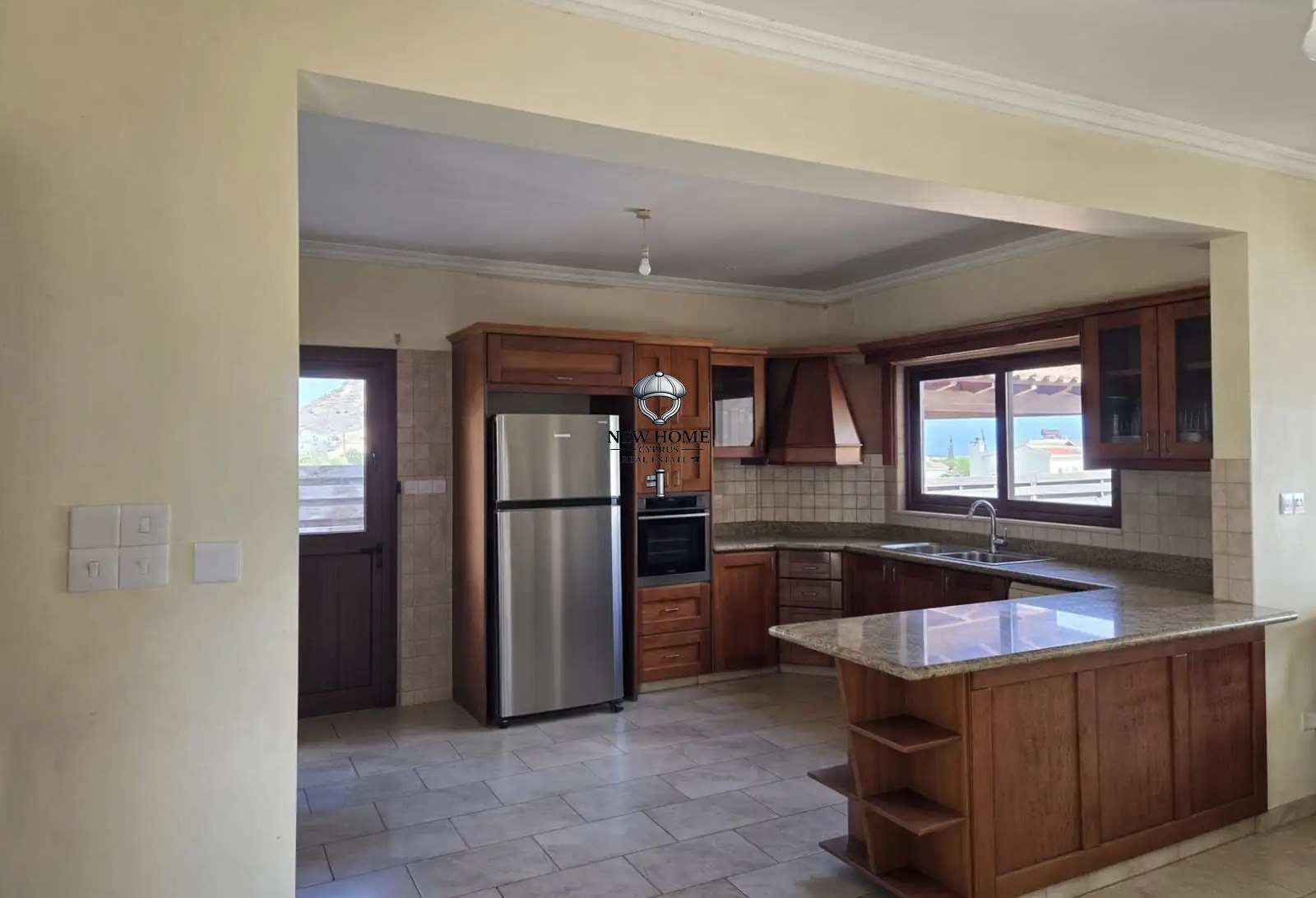 House, 5 bedrooms — 4