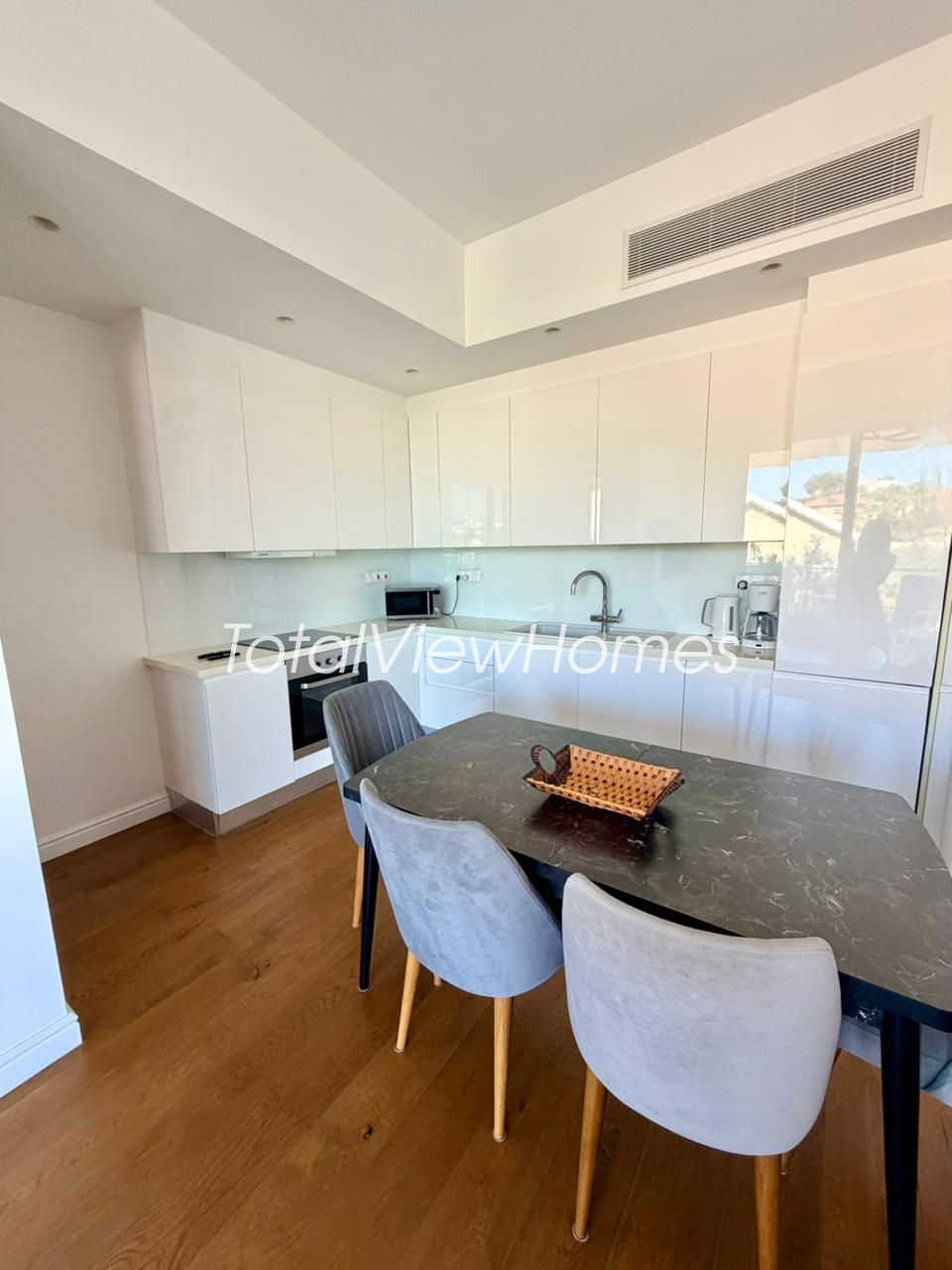 1-bedroom apartment in Germasogeia, Limassol 3