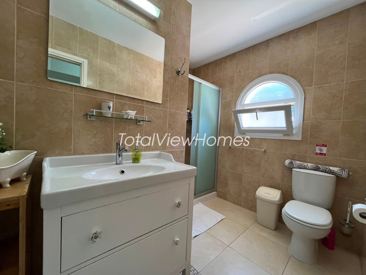 3-bedroom house in Agios Tychonas, Limassol 5