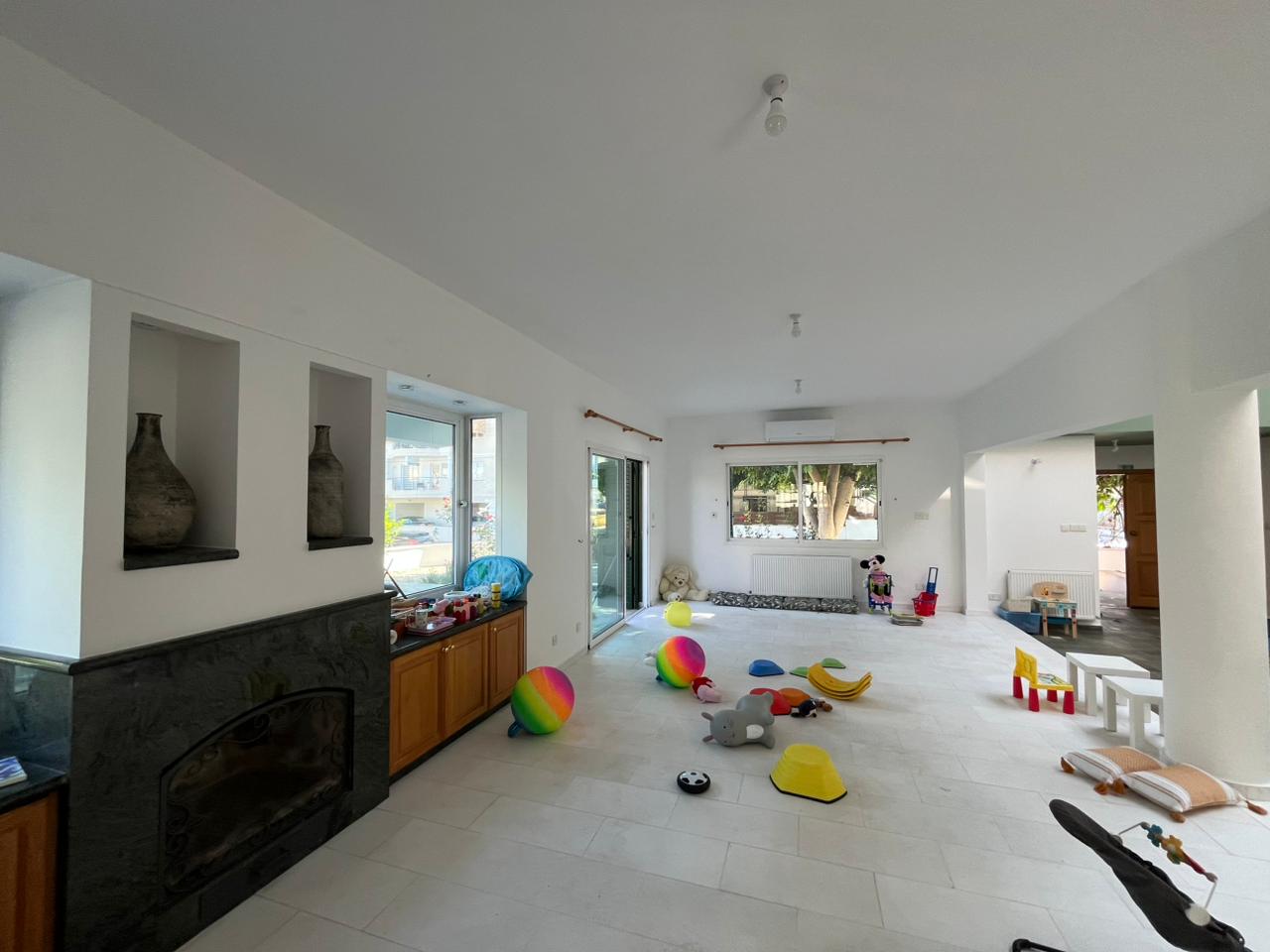 Villa, 6 bedrooms — 4