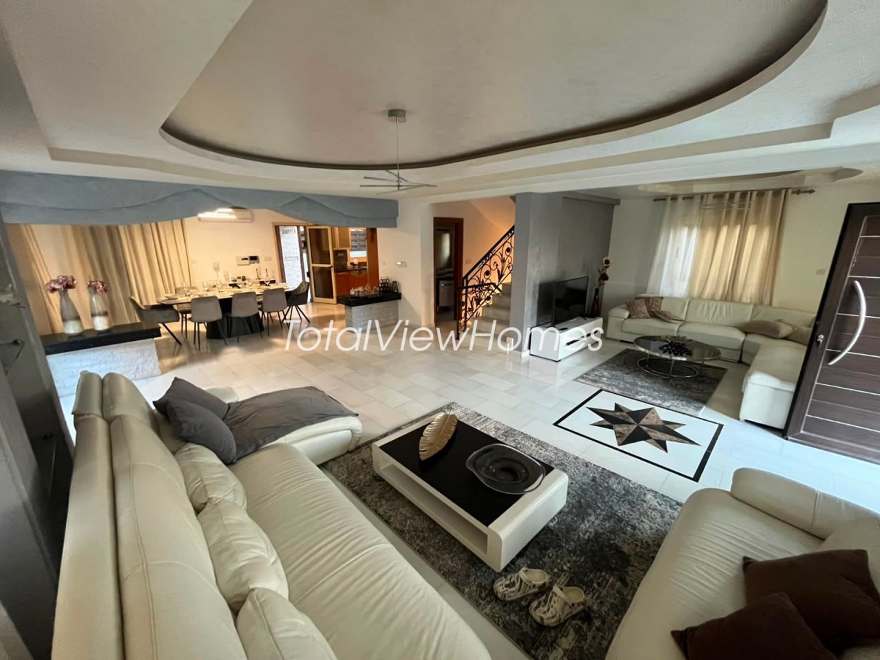 Villa, 7 bedrooms — 10