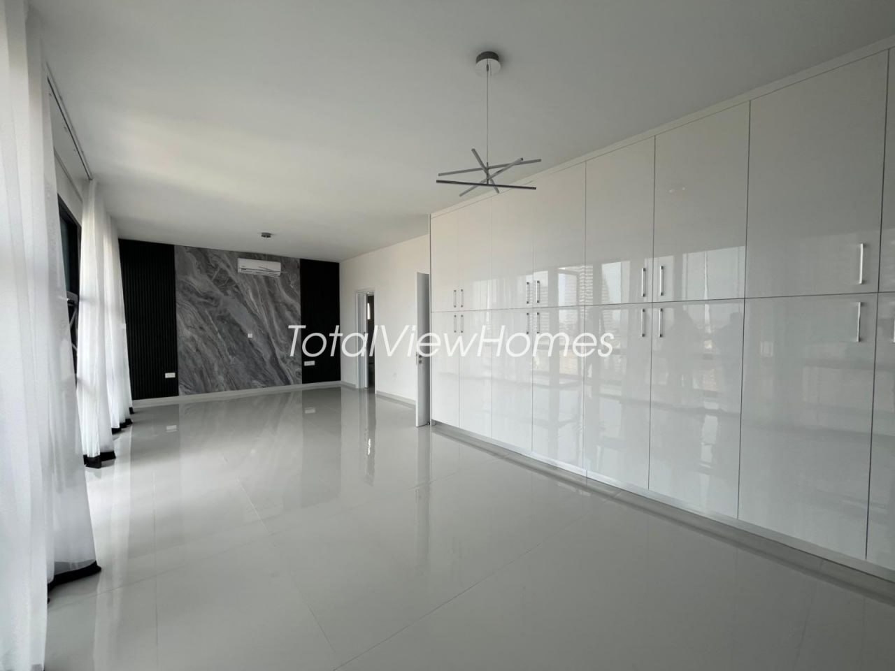 Villa, 7 bedrooms — 5