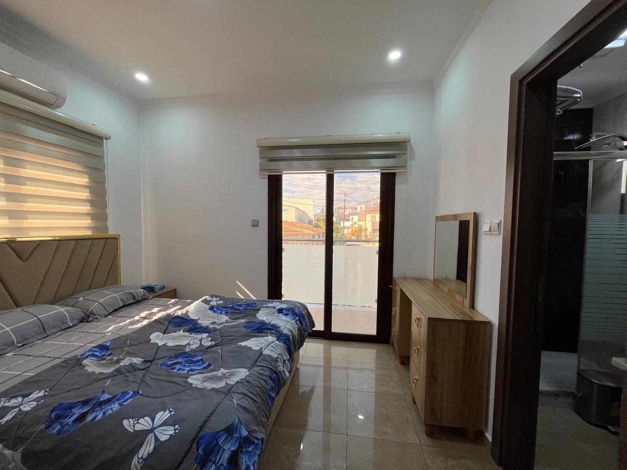 House, 5 bedrooms — 7