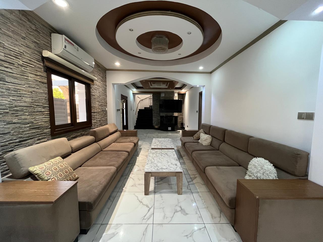 House, 5 bedrooms — 9