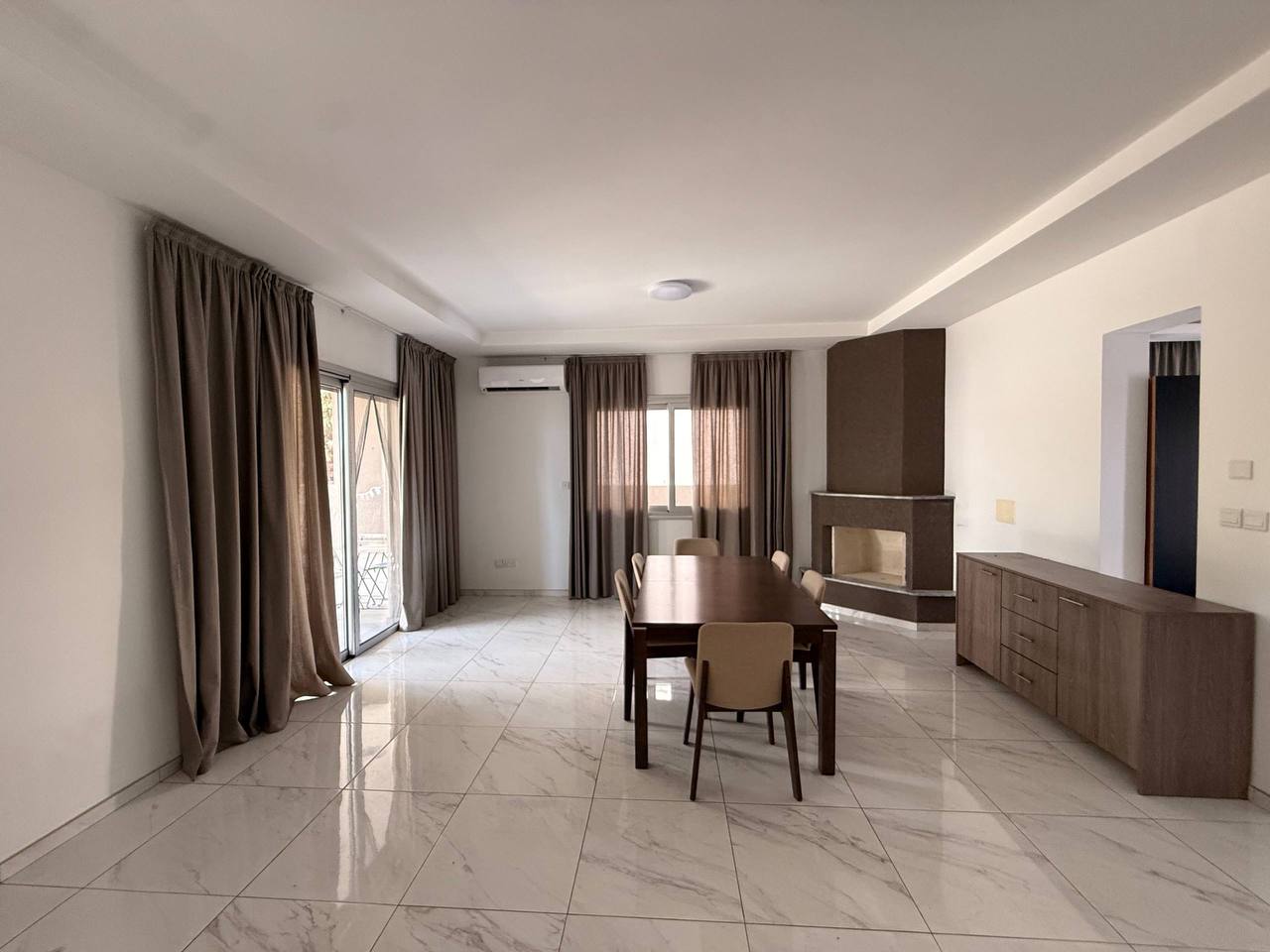 House, 4 bedrooms — 2