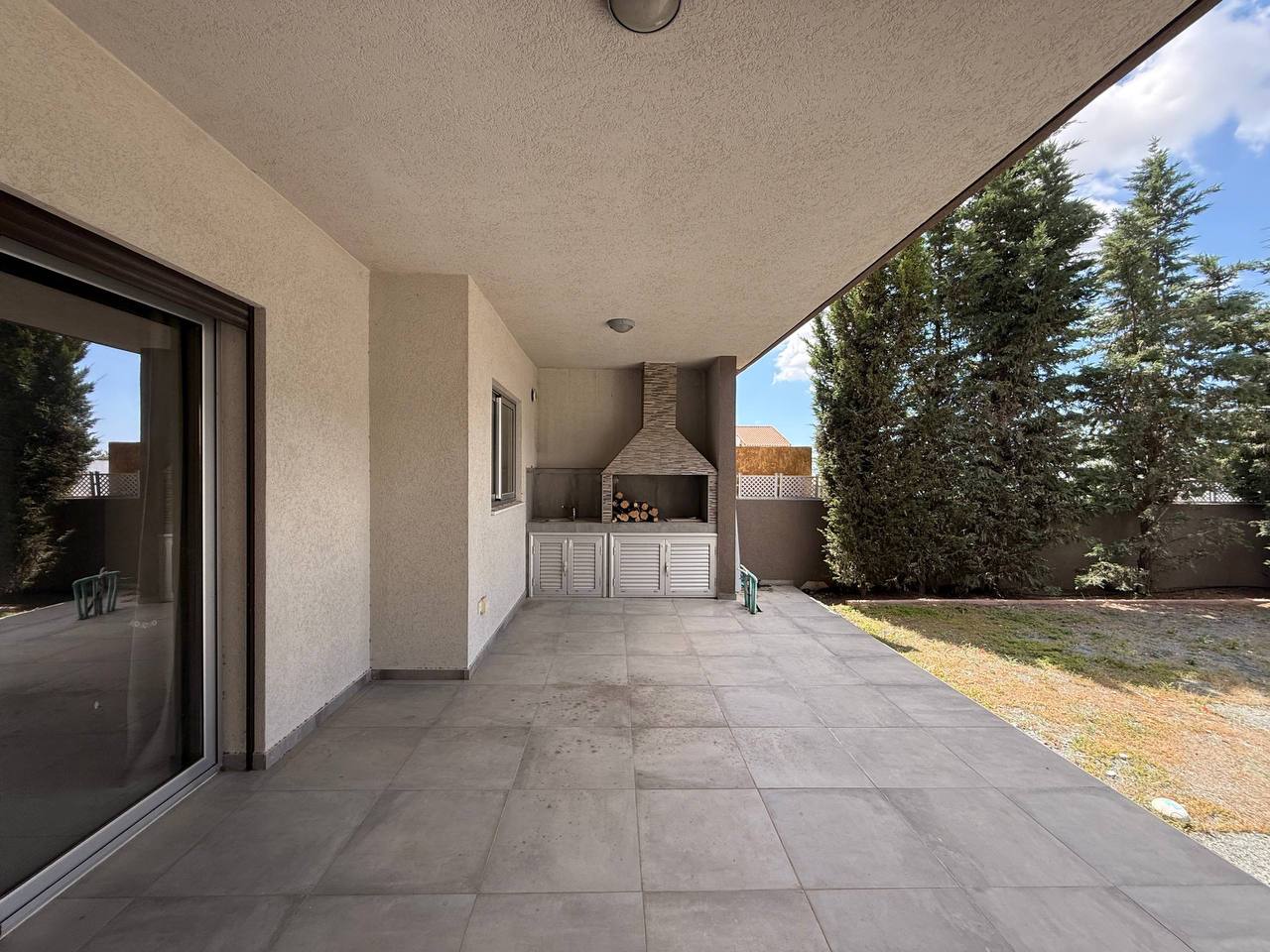 House, 4 bedrooms — 6