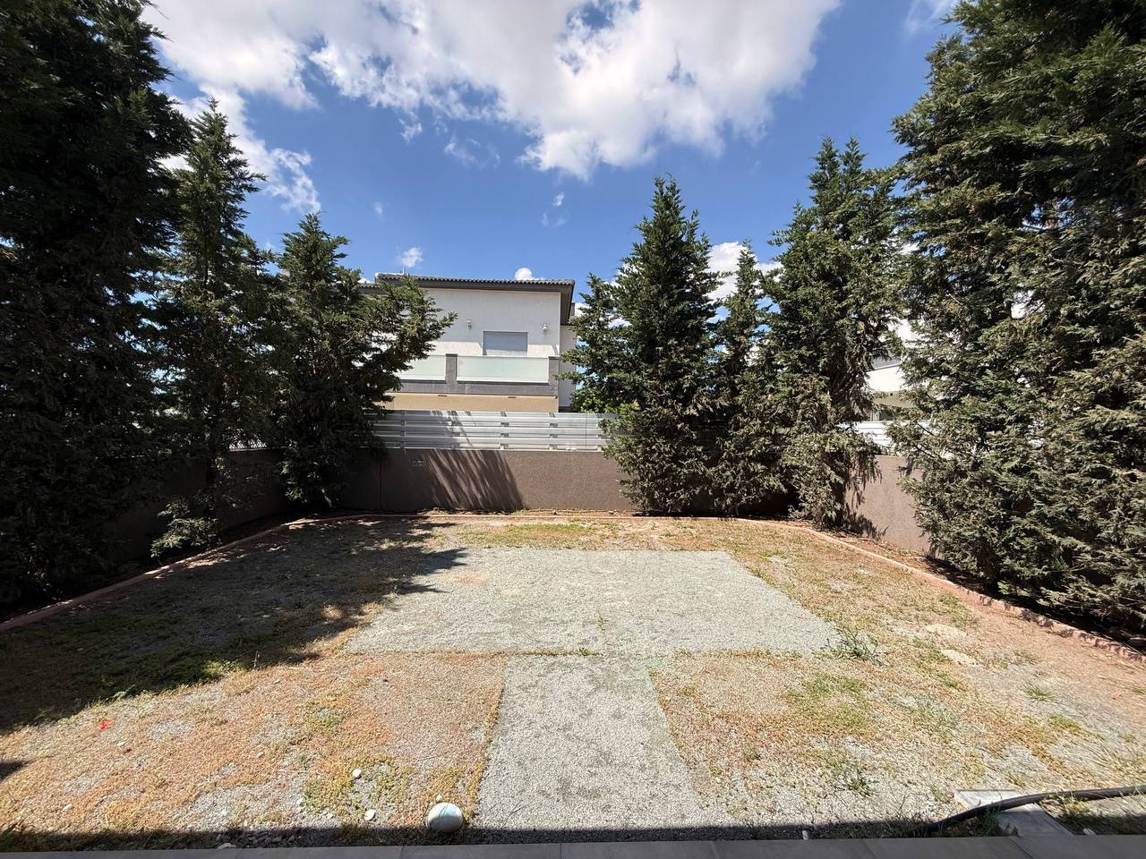 House, 4 bedrooms — 8
