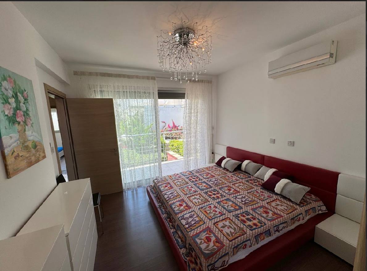 Maisonette, 3 bedrooms — 2