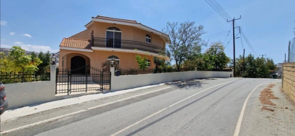 Villa, 6 bedrooms — 4