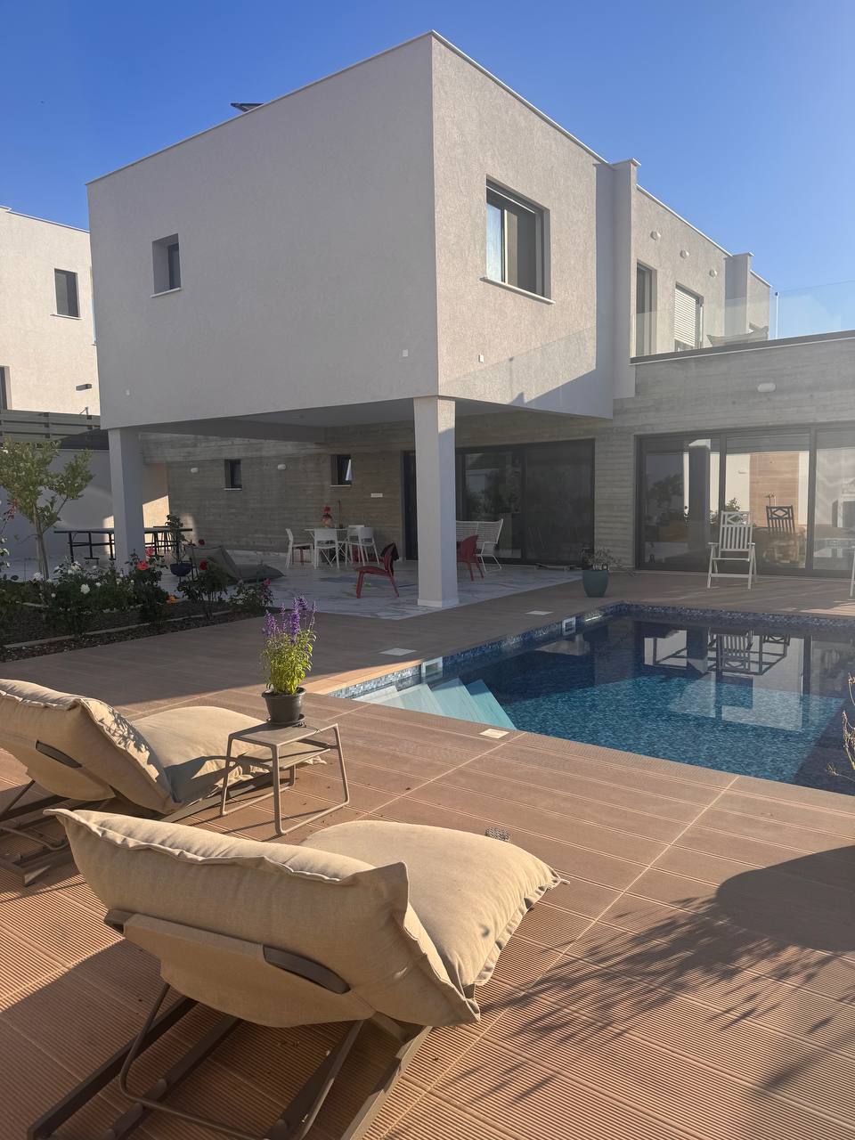 Villa — 9