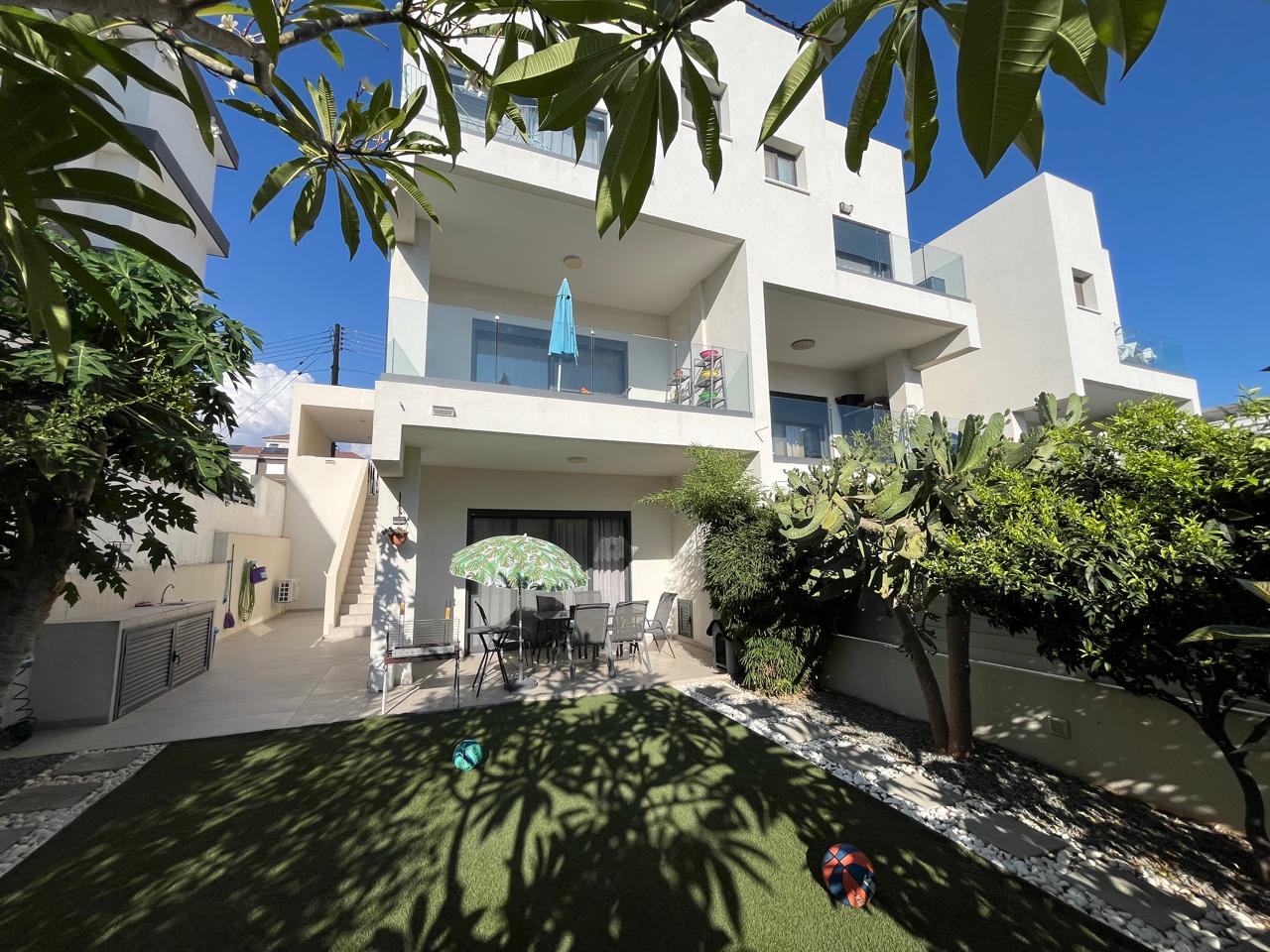 House, 4 bedrooms — 2