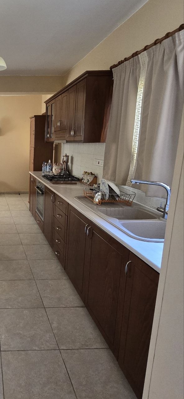 House, 3 bedrooms — 8