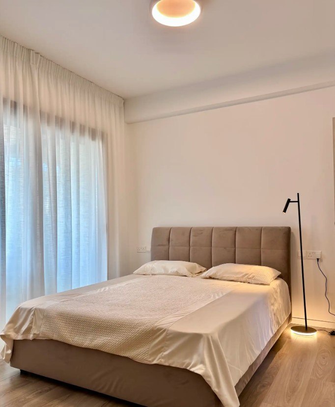 Studio, 2 bedrooms — 8