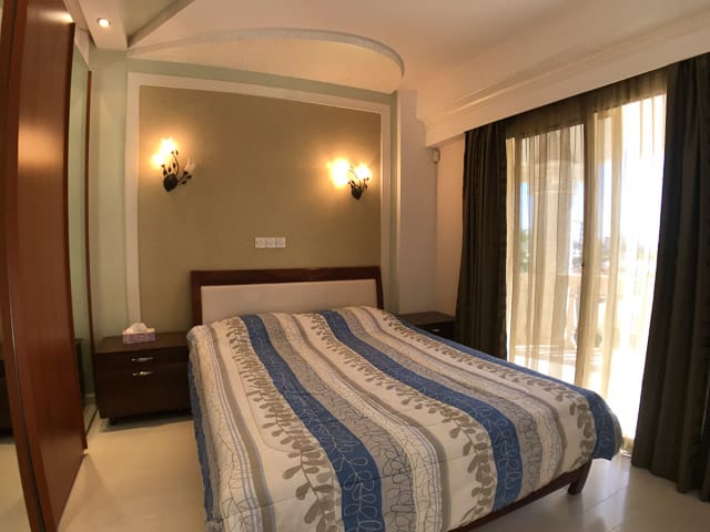 House, 5 bedrooms — 6