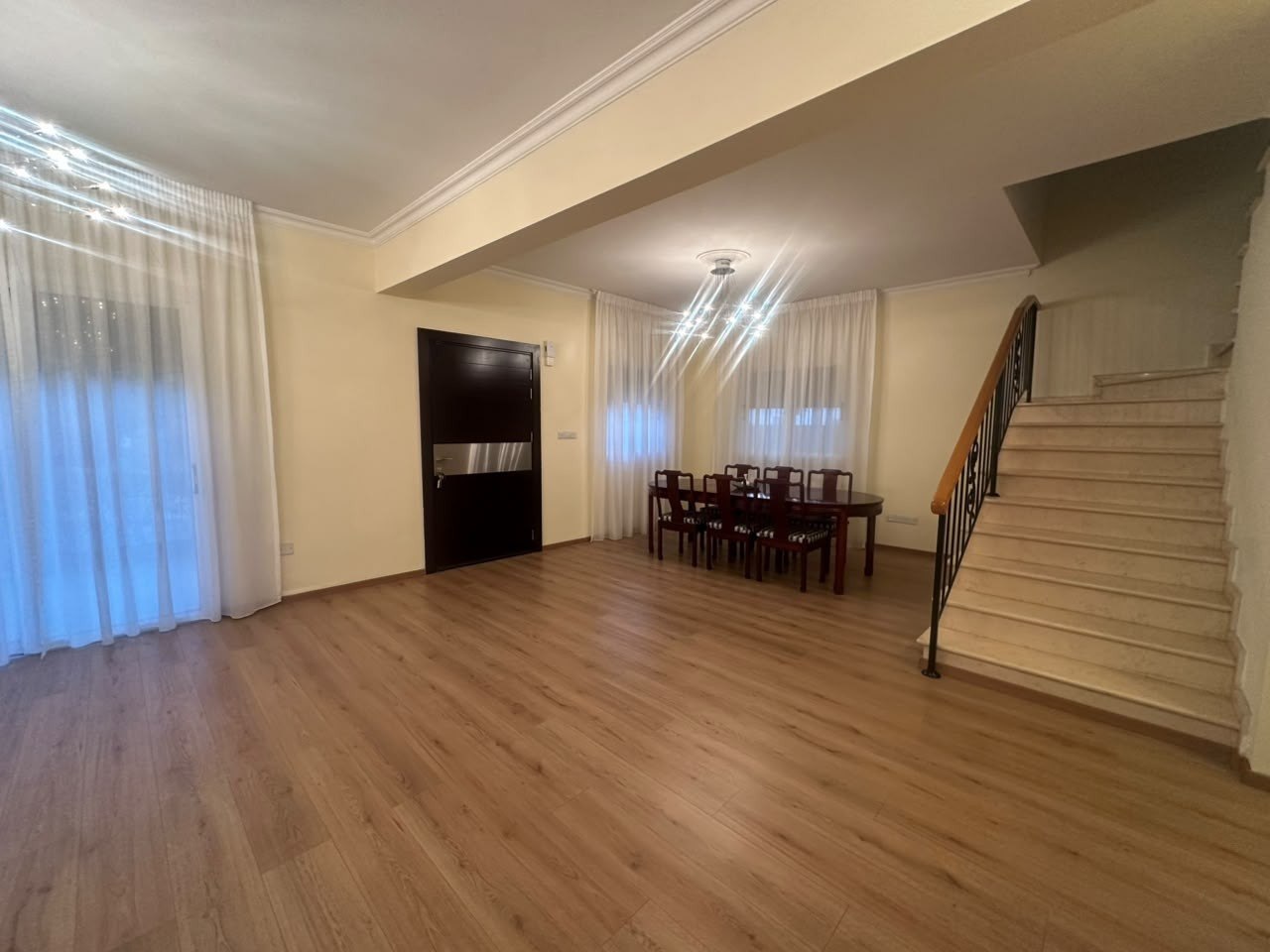 House, 4 bedrooms — 6