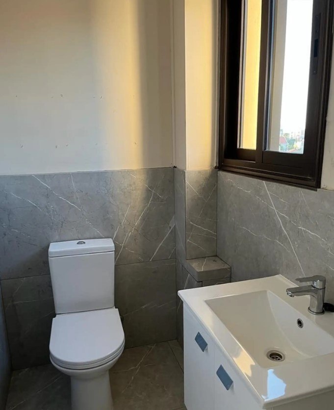 Office, 2 bedrooms — 6