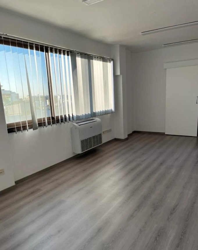 Office, 2 bedrooms — 7