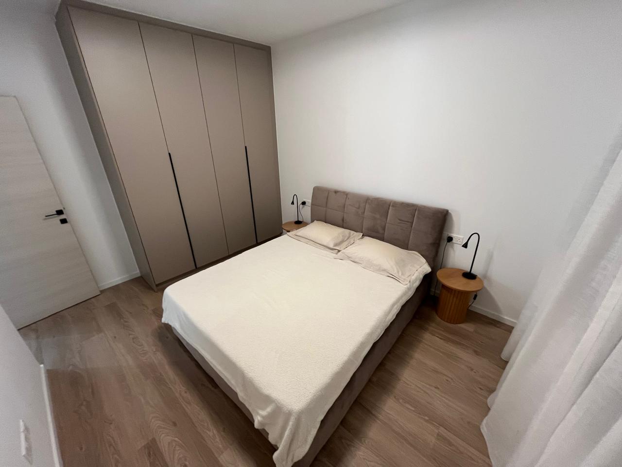 Studio, 2 bedrooms — 5