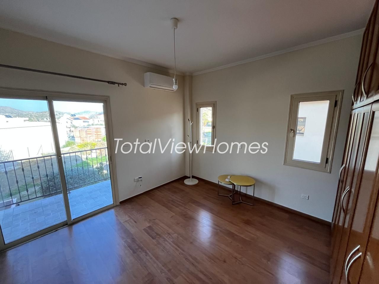 House, 4 bedrooms — 5