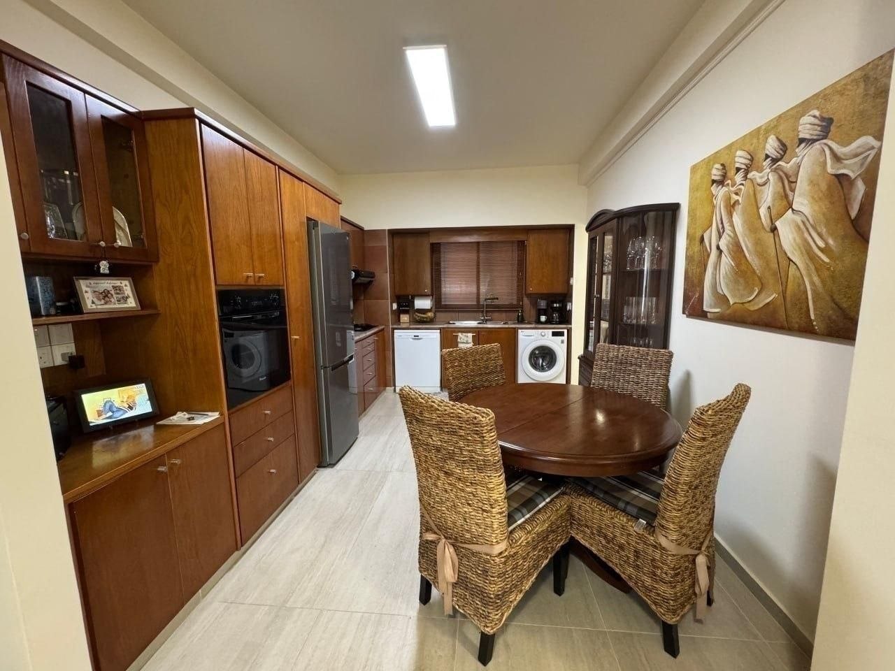 House, 2 bedrooms — 7