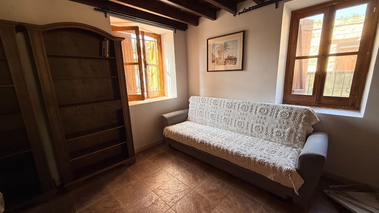 House, 2 bedrooms — 2