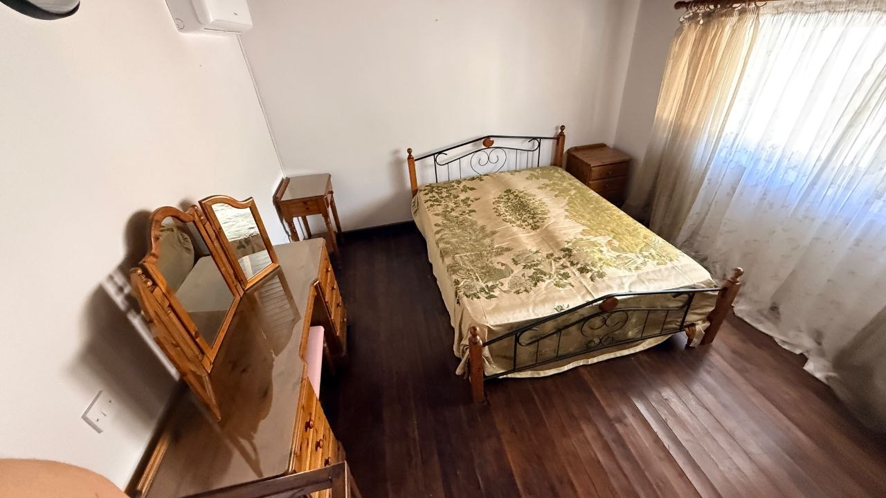 House, 2 bedrooms — 6