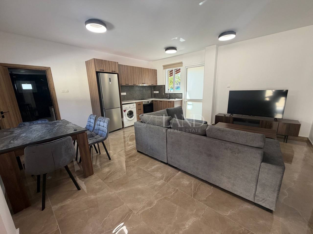 House, 2 bedrooms — 4