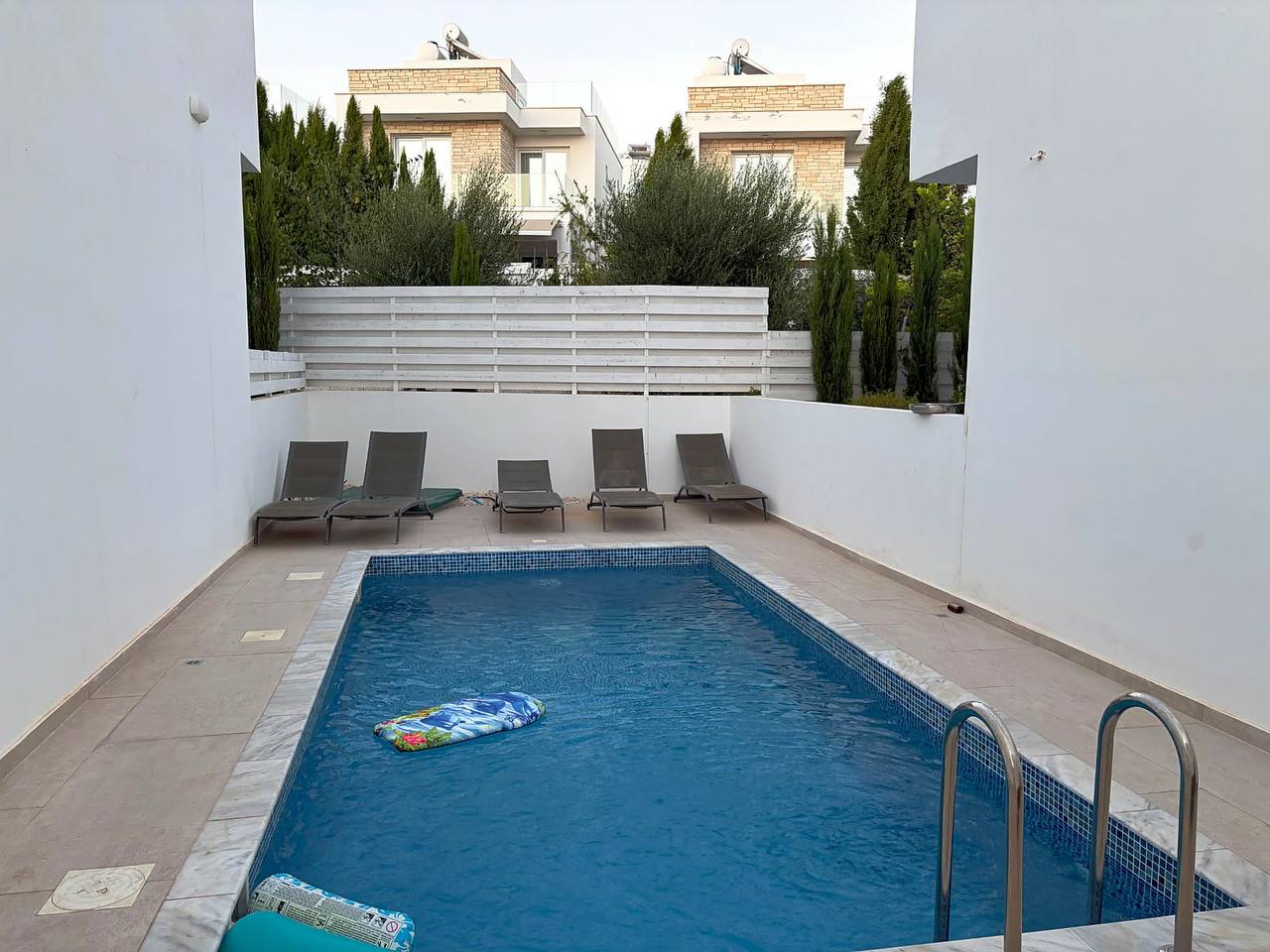 House, 3 bedrooms — 4