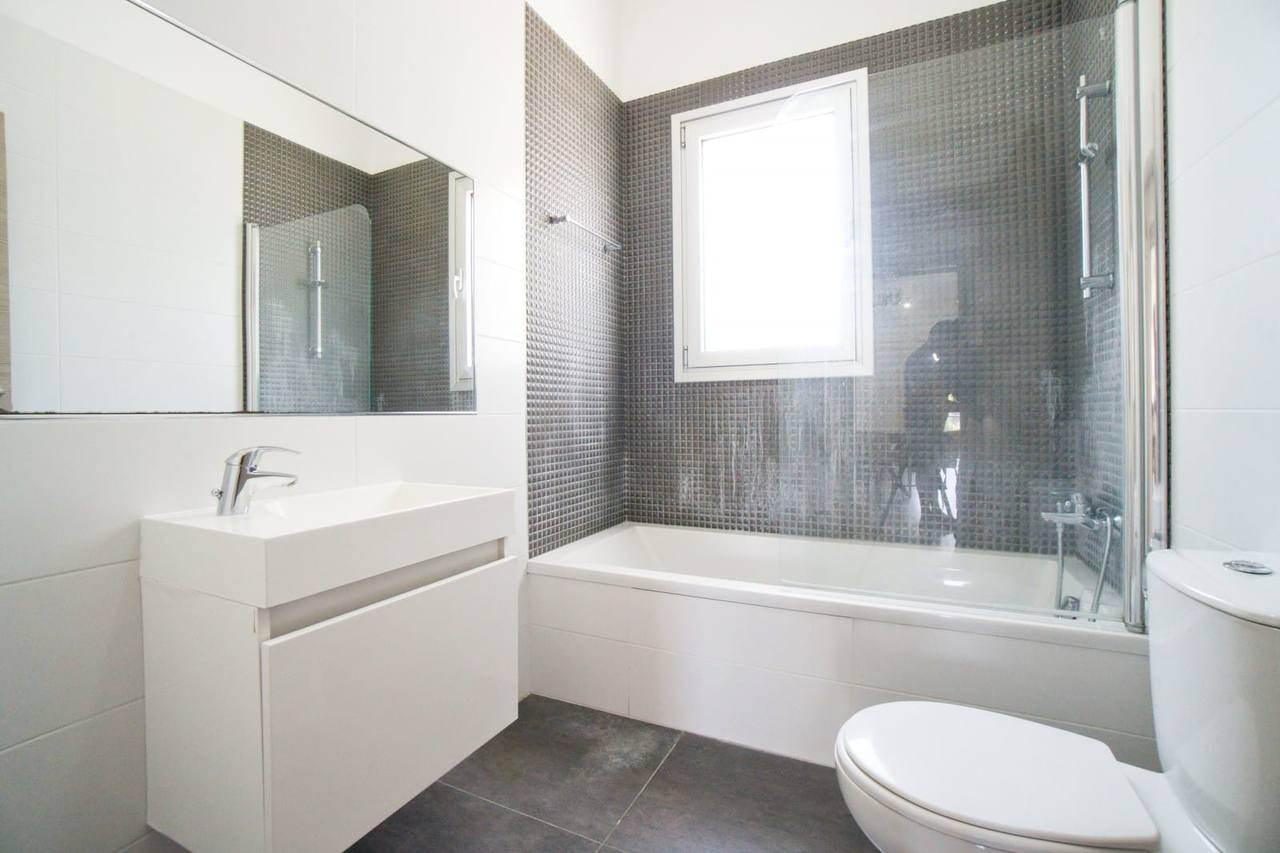 Apartment, 2 bedrooms — 4