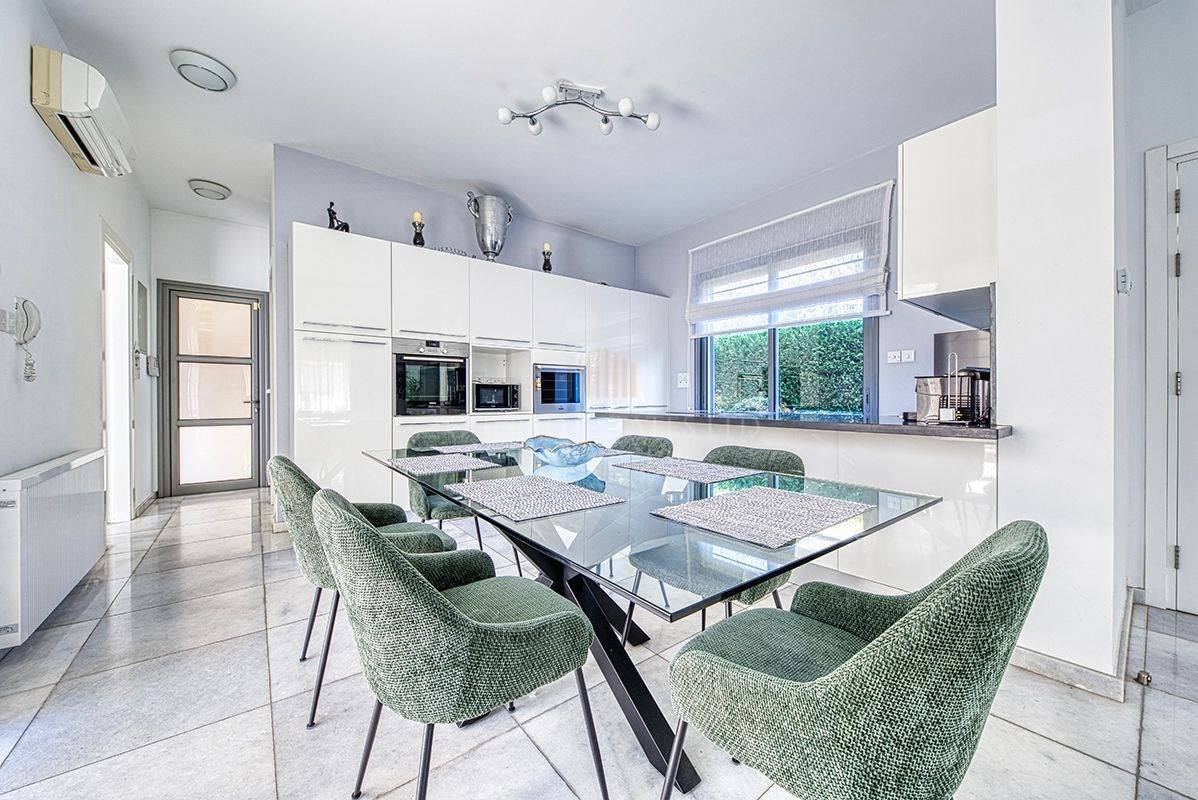 4-bedroom villa in Agios Tychonas, Limassol — 9