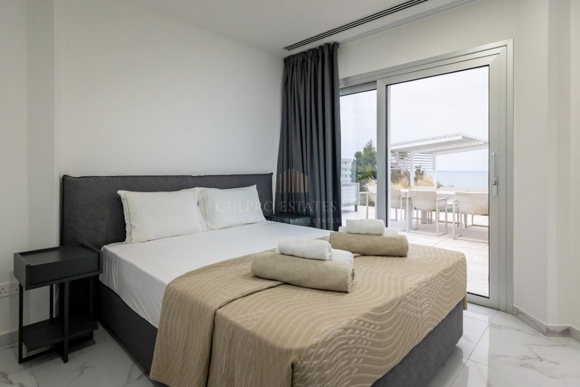 Villa, 5 bedrooms — 2