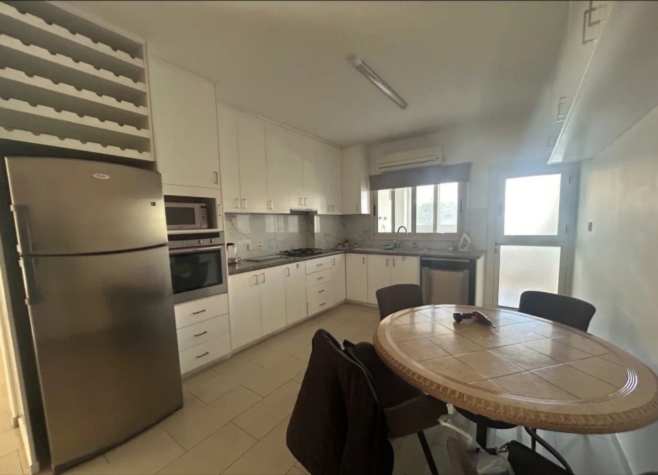 Apartment, 3 bedrooms — 6