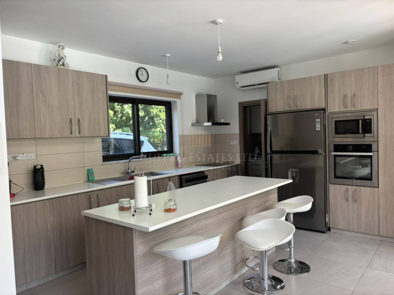 House, 4 bedrooms — 9
