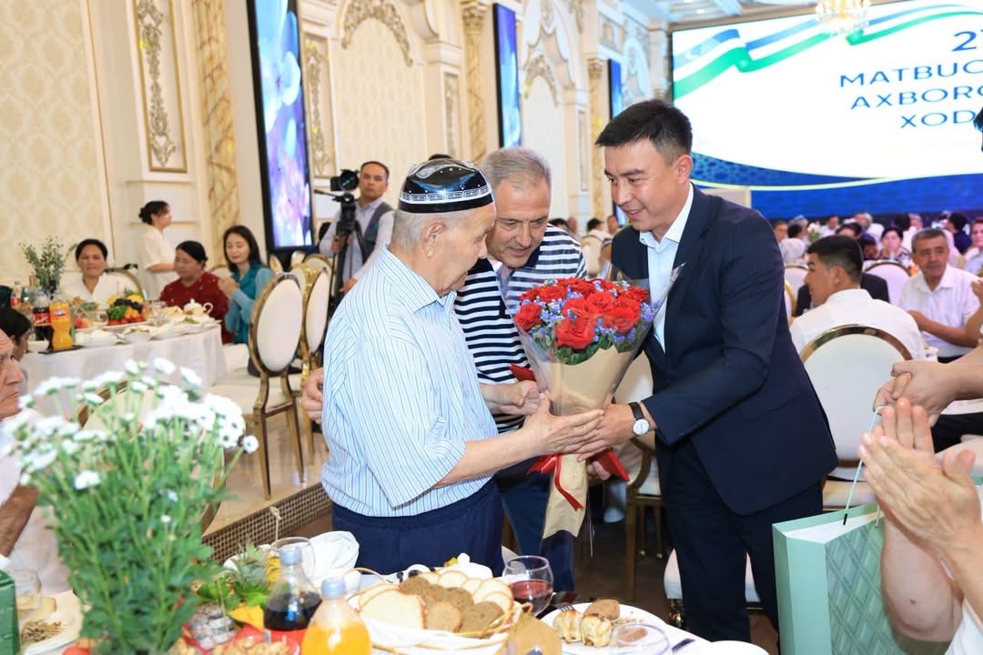 КЕЛАЖАГИ ПОРЛОҚ РАҲБАР